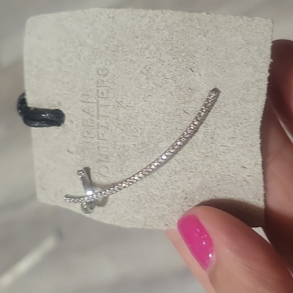 Urban Outfitters Silver Toned Single Earring Climber with Cuff NWT - Picture 2 of 4